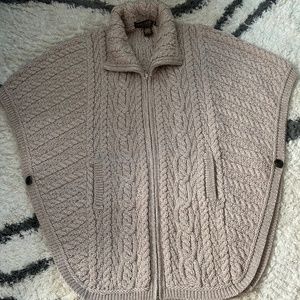 Inis Crafts 100% Merino Wool Poncho, Zip Front Taupe ,  Size M/L Excel.Used
